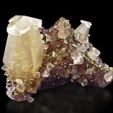Calcita
5 x 6.2 x 5 cm / Cristal principal: 3.5 cm.
(Autor: Museo MIM)