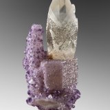 Calcita
13 x 13 x 27 cm / cristal principal: 15 cm
(Autor: Museo MIM)
