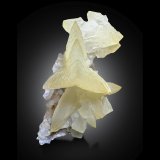 Calcita
20 x 11 x 16 cm / Cristal principal: 9.5 cm.
(Autor: Museo MIM)