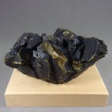 Calcopirita
8,6 x 4,5 x 4,3 cm.  238,5 g.
(Autor: J. G. Alcolea)