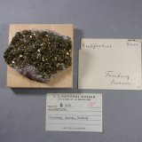 Calcopirita
8,4 x 6,9 cm
(Autor: J. G. Alcolea)