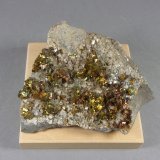 Calcopirita y Dolomita.
9,6 x 7,3 x 5 cm.
(Autor: J. G. Alcolea)