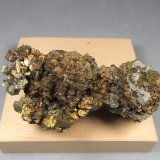 Calcopirita
8,2 × 4,4 × 3,5 cm.  141,5 g.
(Autor: J. G. Alcolea)