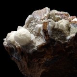 Calcita sobre dolomita
7 x 6 cm
(Autor: Juan C. Agua)