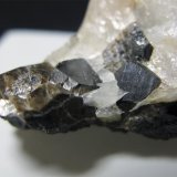 Casiterita
Cristales de 0,5 x 0,5 cm.
(Autor: Juan C. Agua)