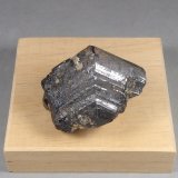 Casiterita
4,1 x 3,6 x 2,6 cm. 89,72 g.
(Autor: J. G. Alcolea)