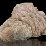 Catapleiíta
12 x 5 x 8 cm / Cristal principal: 2.5 cm
(Autor: Museo MIM)
