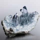 Celestina
11 x 18.5 x 10 cm / cristal principal: 5 cm
(Autor: Museo MIM)