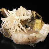 Cerusita
5,5 x 4 x 4 cm.  Cristal mayor 2,8 cm.
(Autor: Nacho)