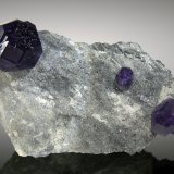 Fluorita
16 x 9cm, cristal mayor 4.5cm
(Autor: Raul Vancouver)