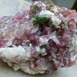 Lepidolita, elbaita, albita
5,5 x 4 x 3 cm
(Autor: María Jesús M.)