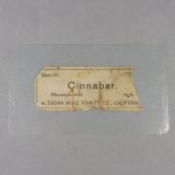 _Cinabrio, etiqueta.
6,8 x 5,2 x 3,2 cm.
(Autor: J. G. Alcolea)