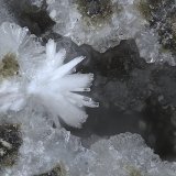 Gonnardita y phillipsita-Ca
Campo de visión de  3 mm.
(Autor: Antonio Carmona)