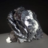 Arsenopirita y Cuarzo
Medida: 4,0 x 3,8 x 2,2 cms
(Autor: Joan Martinez Bruguera)