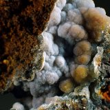 Cuarzo (variedad Calcedonia)
Medida: 5,4 x 3,6 x 3,2 cms
(Autor: Joan Martinez Bruguera)