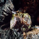 Ferropargasita, Granate y Epidota
Medida: 7,7 x 5,4 x 3,0 mm
(Autor: Joan Martinez Bruguera)