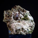 Granate y Epidota
Medida: 4,1 x 3,5 x 3,4 cms
(Autor: Joan Martinez Bruguera)