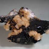 Dolomita, Pirita, Cuarzo y Clinocloro
Medida: 6,0 x 4,2 x 1,6 cms
(Autor: Joan Martinez Bruguera)