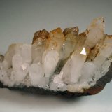 Cuarzo
Medida: 7,6 x 4,0 x 2,8 cms
(Autor: Joan Martinez Bruguera)