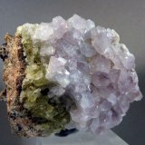 Cuarzo (variedad amatista) y Fluorita
Medida: 7,7 x 6,1 x 4,8 cms
(Autor: Joan Martinez Bruguera)
