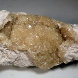 Calcita
Medida: 7,8 x 4,3 x 2,8 cms
(Autor: Joan Martinez Bruguera)