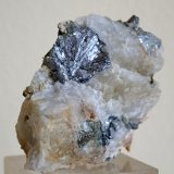 Molibdenita
Medida: 4,7 x 3,9 x 2,0 cms
(Autor: Joan Martinez Bruguera)
