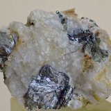 Molibdenita
Medida: 4,7 x 3,9 x 2,0 cms
(Autor: Joan Martinez Bruguera)