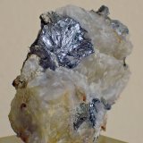 Molibdenita
Medida: 4,7 x 3,9 x 2,0 cms
(Autor: Joan Martinez Bruguera)
