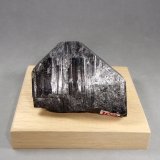Columbita-(Fe)
5,9 x 4,5 x 1,4 cm.  130,2 g.
(Autor: J. G. Alcolea)