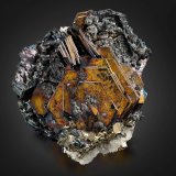Covellita
7 x 8 x 6 cm / cristal principal: 4.2 cm
(Autor: Museo MIM)