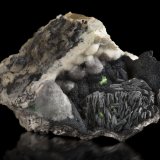 Crednerita
4.5 x 5 x 3.5 cm / cristal principal: 0.5 cm
(Autor: Museo MIM)