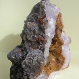 Cuarzo (variedad amatista), Cuarzo (variedad calcedonia), Calcita
14 x 12 cm
(Autor: Pedro Conesa)