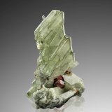 Diópsido con Grossularia (variedad hessonita)
3.5 x 5 x 8 cm / Cristal principal: 5.1 cm.
(Autor: Museo MIM)