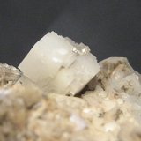 Dolomita.
Cristal de 1 cm.
(Autor: Adrian Pesudo)