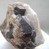 Casiterita, Cuarzo y mica
Cristal mayor 1,3 cm
(Autor: apita)