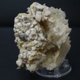 calcita, ortoclasa y mica
90 x 90 x 65 mm
(Autor: Ambrosio Pardo)