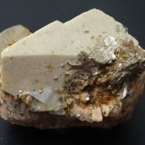 ortoclasa con cuarzo y mica
60 x 55 x 45 mm
(Autor: Ambrosio Pardo)