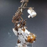 Cobre sobre cuarzo
Pieza: 5 x 2 cm.
(Autor: Juan Cabezas)