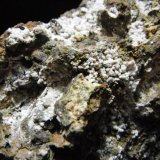 Fluorapatito (variedad carbonatofluorapatito)  y Calcioferrita
10 x 9 x 5 cm.
(Autor: Carles Rubio)