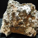 Fluorapatito (variedad carbonatofluorapatito)  y Calcioferrita
10 x 9 x 5 cm.
(Autor: Carles Rubio)