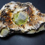 Barita, galena, piromorfita, cerusita y wulfenita
16 x 8 x 5 cm.
(Autor: Carles Rubio)