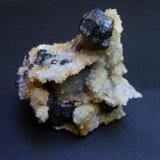 Esfalerita, cuarzo
8 x 7 x 5 cm
(Autor: Antonio Alcaide)