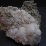 Ortoclasa (variedad adularia) y Clorita (Grupo)
15 x 13,5 x 6 cm
(Autor: Antonio Alcaide)