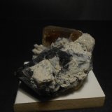 Topacio y Cuarzo
7 x 6 x 4 cm
(Autor: Antonio Alcaide)