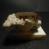 Topacio y Cuarzo
7 x 6 x 4 cm
(Autor: Antonio Alcaide)