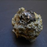 Andradita (variedad melanito) y Clinozoisita
6 x 5 x 4 cm
(Autor: Antonio Alcaide)