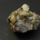 Rhodizita y Elbaita
6 x 4,5 x 3,5 cm
(Autor: Antonio Alcaide)