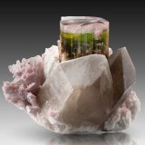 Elbaita
14 x 14 x 12 cm / cristal principal: 11.5 cm
(Autor: Museo MIM)