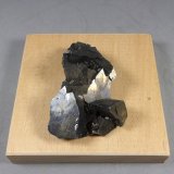 Enargita
5,7 x 4,1 x 2,1 cm.  78 g.
(Autor: J. G. Alcolea)