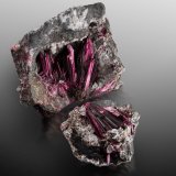 Eritrita [Erythrite]
8.5 x 5 x 7 cm / cristal principal: 4 cm
(Autor: Museo MIM)